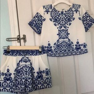 Grecian blue print shorts and crop set NWOT